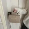 Bolso pequeño cuadrado simple y elegante para mujer, bolso de hombro minimalista, bolso cruzado, nueva colección otoño 2026, bolso pequeño moderno y único