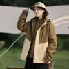 Chaqueta Tres en Uno Estilo Bai Xihe para Hombre Senderismo Camping Impermeable Casual Dos Piezas Chaqueta para Mujer Compra Grupal Estampado
