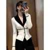 Top de punto patchwork en blanco y negro para mujer, súper elegante para otoño e invierno, único y no repetitivo, elegante chaqueta suéter que ciñe la cintura
