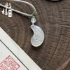Diretamente do Fabricante: Pingente de Calcedônia Ágata Branca Tipo Gelo, Fivela da Paz Guanyin Maitreya Buda, Colar Amuleto em Forma de Folha Atacado