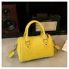 Bolso de Mujer con Patrón de Lichi, Bolso Boston Blanco, Bolso de Mano, Versátil para el Trabajo, Sensación de Alta Gama, Doble Hebilla, Bolso de Moda Popular para Mujer