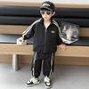 Conjunto Esportivo de Outono para Meninos 2026 Novo Estilo Coreano de Outono e Primavera Conjunto Infantil Moderno de Duas Peças para Crianças Pequenas