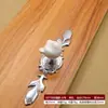 Puxadores de Móveis Gaveta de Guarda-Roupa Armário de Sapatos Puxadores de Porta de Armário Moderno Simples Desenho Animado Liga de Zinco Alça Cromada Brilhante Branca