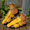 Sandalias planas de dedo abierto para mujer, nuevo modelo de comercio exterior, sandalias de playa retro huecas con pedrería, estilo perezoso.