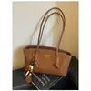 Bolsa Tote Retro de Alta Gama de Gran Capacidad para Mujer 2026 Otoño/Invierno Nuevo Bolso de Mano para el Trabajo Bolso de Hombro Elegante y Versátil