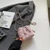Mini Bolso Texturizado para Mujer 2026 Nuevo Estilo Primavera/Verano Bolso de Hombro Cruzado Inspirado en Chanel Bolso Trendy Versátil Acolchado con Cadena