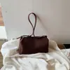 2026 Nova Bolsa de Axila Vermelha em PU Design de Nicho para Mulheres Versátil Estilo Retrô Bolsa de Ombro Único Estilosa Pequena Bolsa