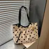 Bolso Tote Estilo Coreano Retro Literario de Lunares Estilo Universitario para Mujer 2026 Nueva Moda Versátil Gran Capacidad Bolso de Hombro