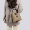 Bolso Cubo para Mujer 2026 Estilo Nuevo Bolso para Mujer Otoño/Invierno Bolso de Hombro Único Bolso Cruzado Bolso de Mano Versátil para el Trabajo
