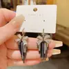 Aretes de Ganchillo con Borla de Cadena de Lazo Francés Retro de Lujo Ligero, Temperamento de Alta Gama, Aretes de Celebridad de Internet, Aretes Versátiles para Ir al Trabajo