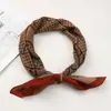 Pañuelo de Seda de Algodón y Lino Estilo Coreano 70cm, Moderno y Versátil, Pañuelo Cuadrado Pequeño Sencillo y Artístico, Adecuado para Fotografía de Viaje y como Pañuelo Decorativo para el Cuello