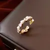 Anillo de Flor Corazón Perla Electrochapado en Oro Real de 14K, Anillo de Dedo Índice de Gama Alta Nicho, Joyería Versátil Simple y Elegante