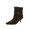 Botas femininas estilosas para o tornozelo, nova coleção outono/inverno 2026, botas Chelsea de bico fino, botas de camurça justas, botas western em jeans