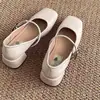 Sapatos Mary Jane retrô estilo francês para mulheres, nova coleção outono 2025, bico quadrado baixo, salto médio grosso, adequados para combinar com saias
