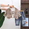 Moda Primaveral para Niños Ropa Infantil de Manga Larga 2026 Otoño Nuevo Estilo Camisa de Manga Larga Elegante para Niñas con Lunares y Cuadros Conjunto de Tres Piezas