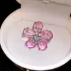 Pendientes de clip de perla con forma de estrella tachonados de circonita para mujer sin perforaciones, pendientes de moda de nicho exquisitos y únicos con un toque de lujo ligero y de alta gama
