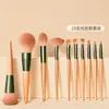 Set de Pinceles de Maquillaje Nube Verde en Stock de Fábrica, Set de 12 Piezas con Mangos de Madera, Cerdas Suaves Sintéticas, Set Completo, Venta al por Mayor de Pinceles de Maquillaje Cangzhou