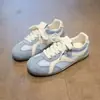 Sapatos Planos Casuais Respiráveis Versáteis Estilo Coreano Treinamento Alemão 2026 Nova Moda de Verão Solado Macio Malha Cano Baixo Sapatos Brancos