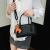 Bolsa de Bowling Estilo Coreano com Padrão de Lichia para Mulheres, Bolsa de Mão de Grande Capacidade, Bolsa de Ombro Cruzada Versátil e Fashionável, Bolsa Almofada