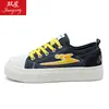 28153 Zapatos de Lona Gruesos de Bloques de Color Estilo Coreano para Mujer Verano 2026 Nuevos Zapatillas Casuales Transpirables Versátiles Zapatos de Entrenamiento Alemanes