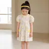 Fábrica de ropa infantil otoño nuevo producto elegante vestido floral de verano nuevo manga abullonada vestido de princesa MDD 2026 para niñas