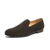Zapatos sin cordones para hombre con aumento de altura oculto, Zapatos pequeños de cuero estilo británico, Zapatos de cuero puntiagudos de gamuza para peinador, Mocasines de gamuza para hombre