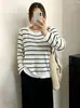 Blusa feminina canelada de gola redonda plus size, suéter fino para o outono de 2026, suéter de tricô casual para mulheres curvilíneas