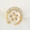 Elegante Broche de Aleación con Perlas y Tachuelas de Diamante con Decoración Floral, Broche Pin de Accesorio de Ropa de Alto Nivel Estilo Chanel