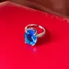 Conjunto de collar, aretes y anillo con colgante ovalado de circón - una colección de joyería lujosa y elegante con un estilo refinado y sofisticado, perfecta para un estilo versátil