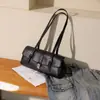 Bolso de hombro retro estilo Maillard de cuero genuino para mujer, nuevo modelo 2026, bolso simple para el hombro para el día a día, bolso baguette de piel de vaca de capa superior