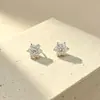 Aretes de Flor de Cerezo Diamante Estelar, Aretes de Flor Completamente Diamantados de Lujo Ligero, Aretes Pequeños Dorados de Flor Suaves de Nicho para el Viaje Diario de Mujeres