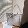 Bolsa de Hombro Única con Lunares para Chica Linda Otoño 2026 Gran Capacidad Estilo Coreano Elegante Bolsa de Hombro Cruzada de Nicho