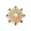Brillante Broche de Copo de Nieve, Gama Alta, Femenino, Versátil Corsage de Perlas, Lujo Ligero, Diseño de Nicho, Pin Único, Accesorio para Ropa