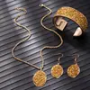 Conjunto de pulsera, collar y pendientes de estilo europeo y americano transfronterizo con grava de colores y apertura lateral ancha, accesorios de pulsera de diamantes, joyería para orejas
