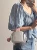 Bolso de mano pequeño con diseño de almohada tejida a juego con color de polvo plateado original, bolso de mano, bolso de cosméticos portátil, bolso de almacenamiento, bolso de acabado