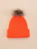Chapéu redondo de tricô circular waffle de ponto duplo com bordas dobradas, cor sólida, moderno, versátil e quente, com pompom de pelo sintético de vison, para outono e inverno