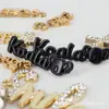 Etiquetas de Metal Perfuradas, Tags de Estampagem de Metal para Roupas em Liga de Zinco, Logos de Acessórios, Etiquetas de Letras Metálicas Costuradas à Mão para Marcas Registradas