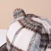 Bonito sombrero octogonal a cuadros con orejas de oso para mujer, otoño e invierno, dulce y casual, nuevo estilo 2026, boina adelgazante para hombre