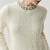Suéter de cachemira grueso de punto trenzado para mujer con pedrería, nuevo jersey de cuello redondo base para Otoño e Invierno 2025