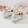 Sapatos de princesa borboleta para meninas de fronteira, coleção primavera/outono, saltos altos de cristal com lantejoulas para crianças, sapatos de festa para apresentações de meninas