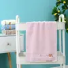 Toalla pequeña para niños algodón fábrica al por mayor absorbente caricatura guardería linda toalla para bebé lavarse la cara toalla facial para el hogar