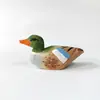 Pato Xiaojiang es una artesanía de madera puramente tallada a mano hecha de madera maciza, una pequeña decoración de animal para la sala de estar o el escritorio de la oficina