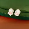 Aretes Redondos de Perla con Goteo de Aceite Flor de Aguja Plateada, Aretes de Temperamento Fresco y Dulce, Aretes de Lujo Ligero de Gama Alta al por Mayor