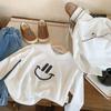 [Venta Especial de Liquidación, Sin Devoluciones ni Cambios] Camiseta Blanca Estilo Coreano Bangcheng con Cara Sonriente Grande para Niños y Niñas F0035
