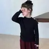 Suéter de Tricô para Meninas 2026 Outono/Inverno Novo Pulôver Infantil Suéter Macio Amigo da Pele Top Camada Base Elástica para Pais e Filhos