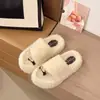 Zapatillas de estar por casa para mujer, cómodas y versátiles, modelo 2026, zapatillas casuales de algodón tipo slip-on peludas con detalles metálicos, nuevo modelo de otoño e invierno