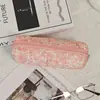 Venda Direta da Fábrica Nova Bolsa de Armazenamento Bolsa de Lápis Resistente a Manchas Estilo Ins Feminino Grande Capacidade Nicho Não Colidente Papelaria Bolsa de Cosméticos
