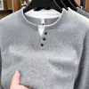 26 Otoño/Invierno Moda Casual Camisa de Botones Cuello Henley Versátil Estilo Old Money para Hombre Cuello en V Falso Dos Piezas Manga Larga