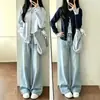 Jeans de cor clara de perna larga para mulheres, nova coleção de outono, plus size, corte solto, efeito emagrecedor, adequado para silhuetas em forma de pera, com um design reto e fluido