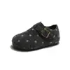 Hebilla de cinturón estilo coreano, zapatos planos de lana tipo Birkenstock para niñas, nuevo estilo de temporada Otoño/Invierno 2026, zapatos planos de moda para niños